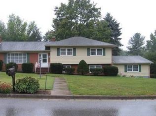 856 Kent Rd, Waynesboro, VA 22980