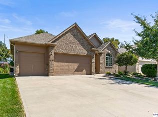 3235 N 157th St, Omaha, NE 68118