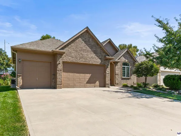 3235 N 157th St, Omaha, NE 68118