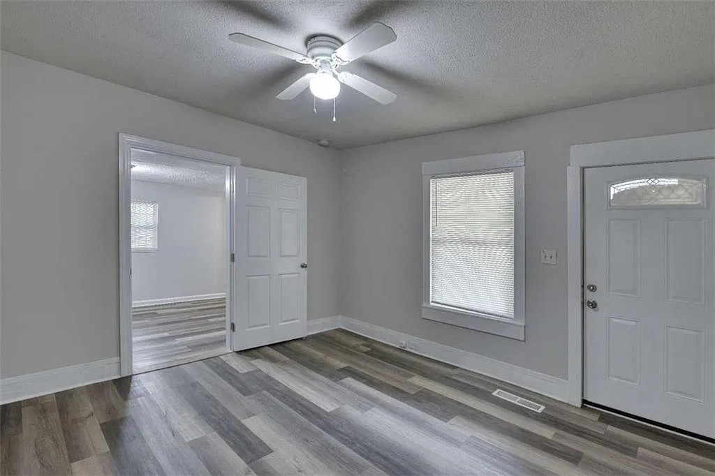 3 bed, 2.0 bath, 1260 sqft, $1,950 — Photo 3