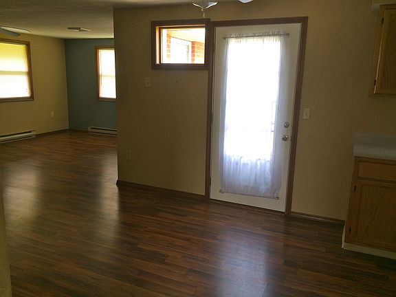 3rd image of 110 Canterbury Dr