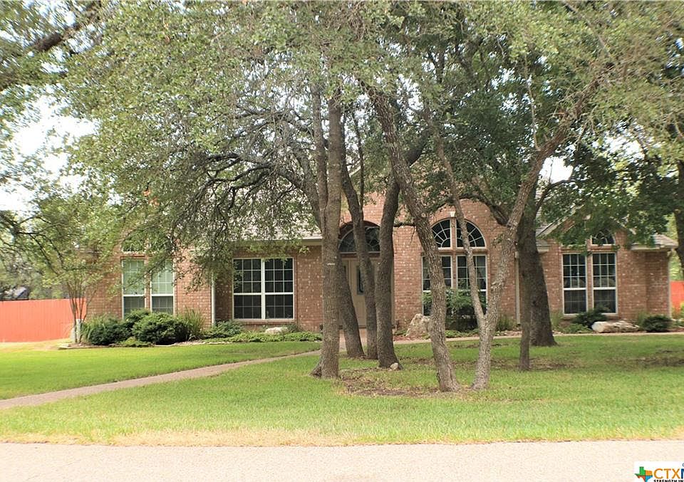 1st image of 5 Holly Oaks Dr
