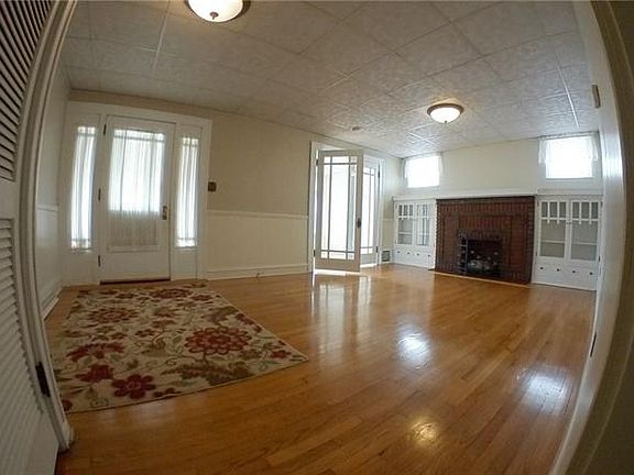 5th image of 221 E Hillcrest Ave