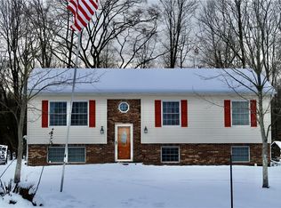 393 Hartwick Rd, Mercer, PA 16137