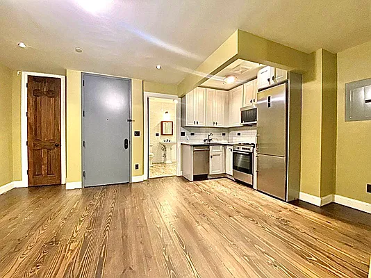 Rented by Doorway NYC, LLC | media 13