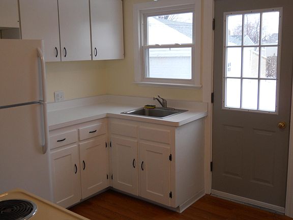 3rd image of 46 Redmond Ave #2