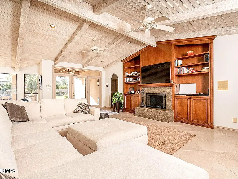 5803 E Via Del Cielo — Photo 8