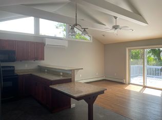 7 Lakeside Dr, Hope Valley, RI 02832