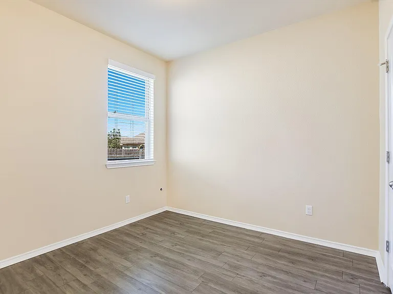 19216 Kimberlite Dr — Photo 7