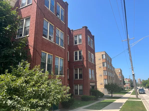 423 E Chicago St #F, Elgin, IL 60120