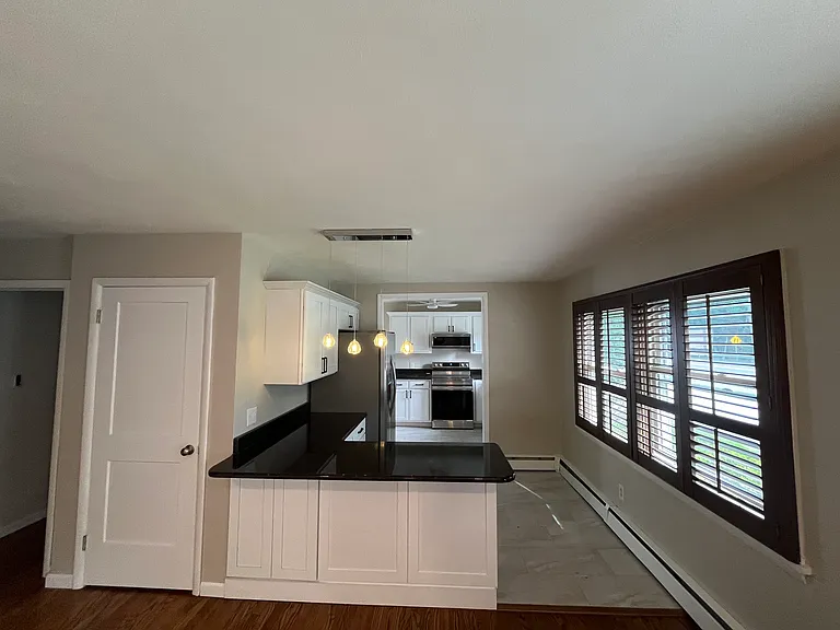 4647 Memorial Hwy — Photo 7