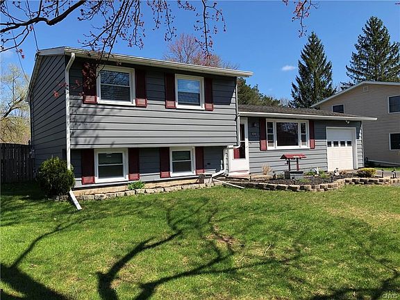 4th image of 8350 Doreen Ave