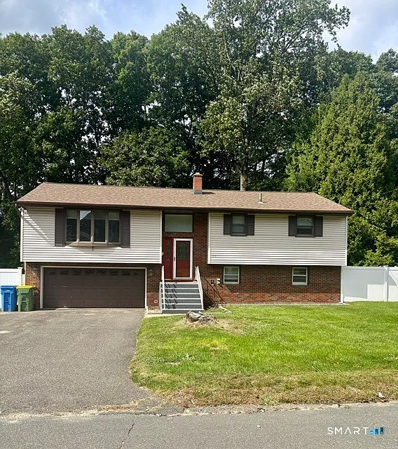129 Oldham Ave