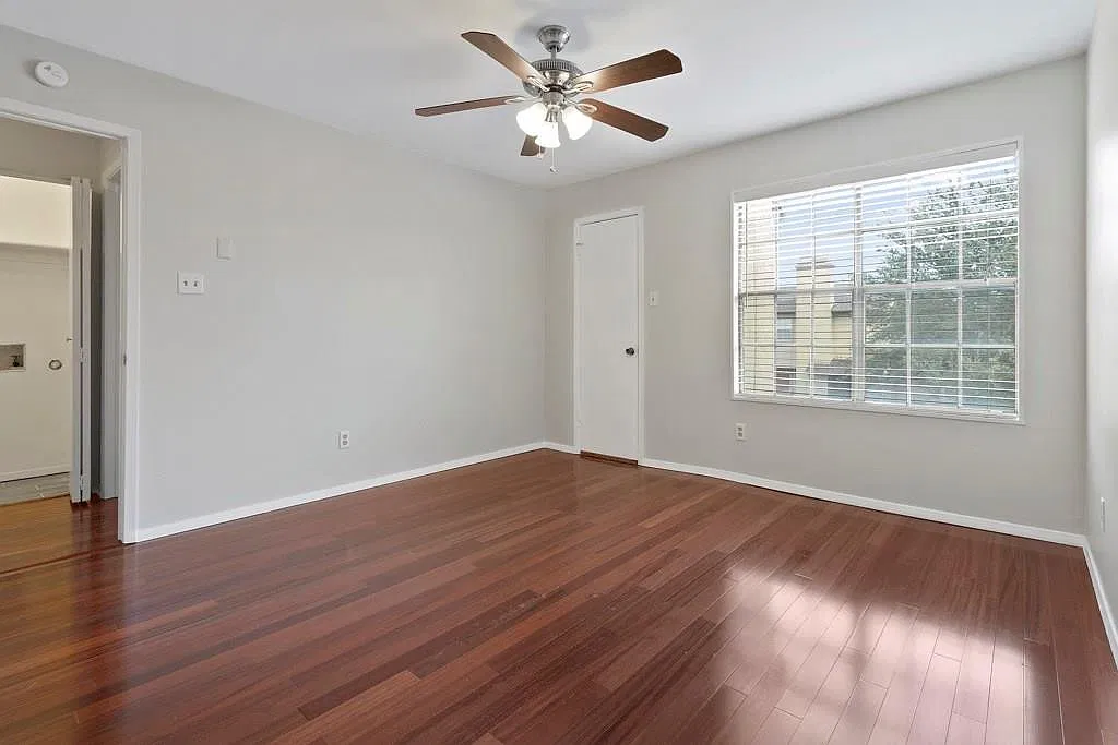 2 bed, 929 sqft, $1,695 — Photo 3