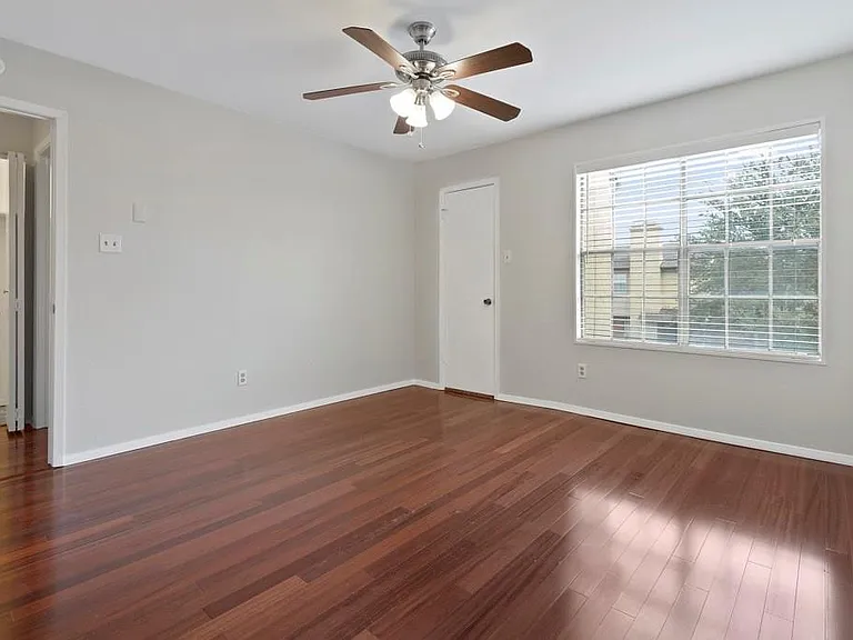 5740 Martel Ave #A12 — Photo 3