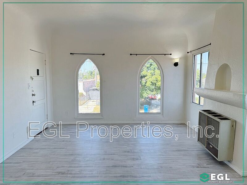 1st image of 5036 1/2 Denker Ave