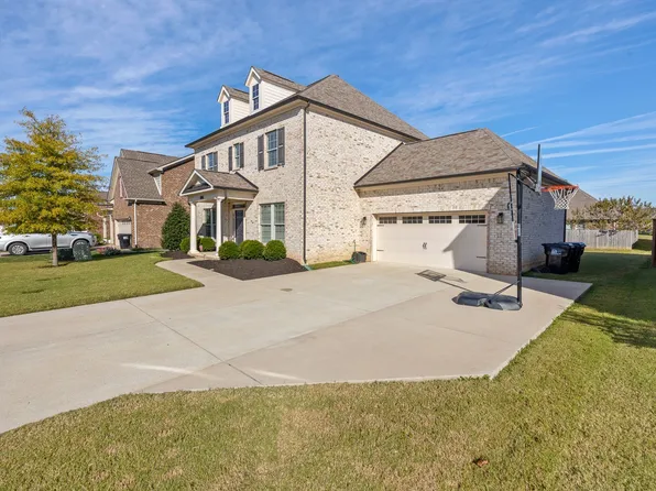 909 Sapphire Dr, Murfreesboro, TN 37128