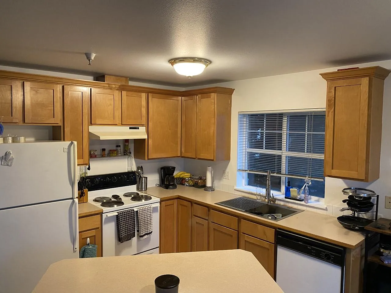 2 bed, 1250 sqft, $2,049 — Photo 3