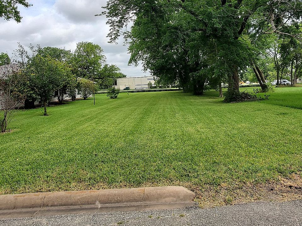 1st image of LOT On Tuck St