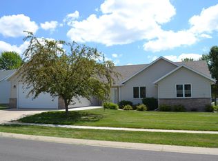 1326 Edenborough Ln NW, Rochester, MN 55901