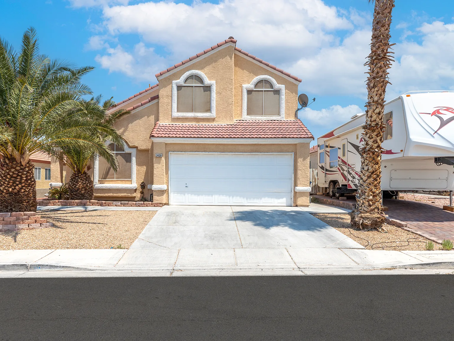 4 bed, 2.5 bath, 1727 sqft, $3,150 — Photo 1