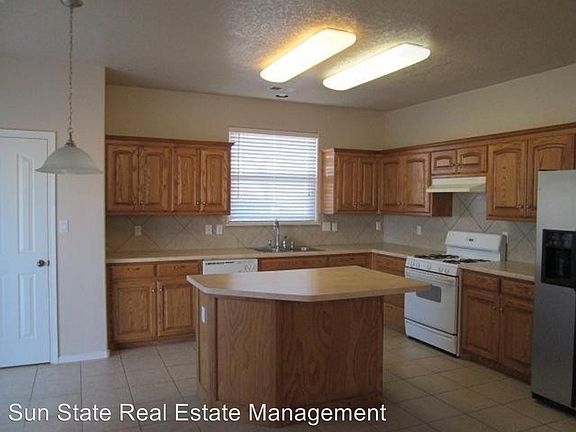 5th image of 6223 Sierra Nevada Cir NW