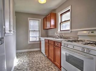 383 Dewey St, Saint Paul, MN 55104