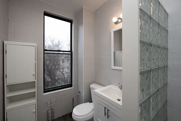 Rented by Kaden Realty | media 10