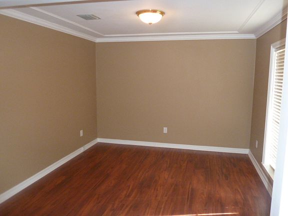 2nd image of 303 Greenacres Blvd