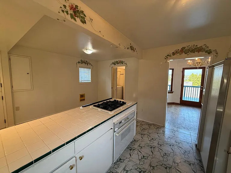 2466 Montavista Pl W — Photo 18