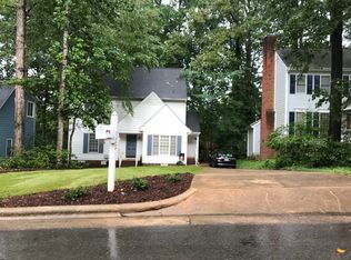 102 Leeward Ct, Cary, NC 27511