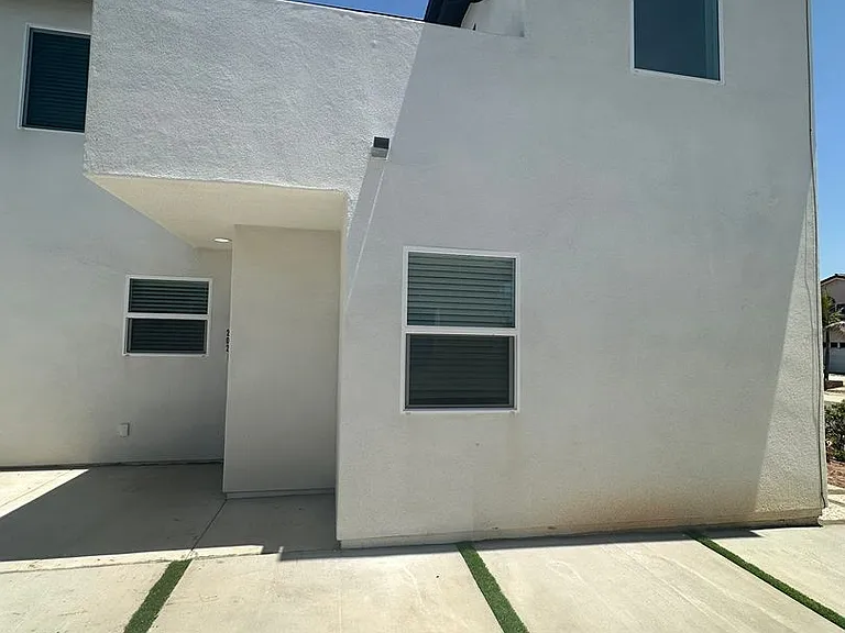 202-204 Calla Ave — Photo 1