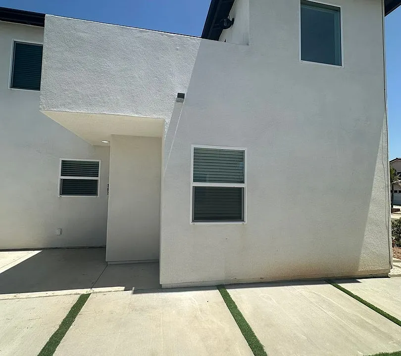 202-204 Calla Ave