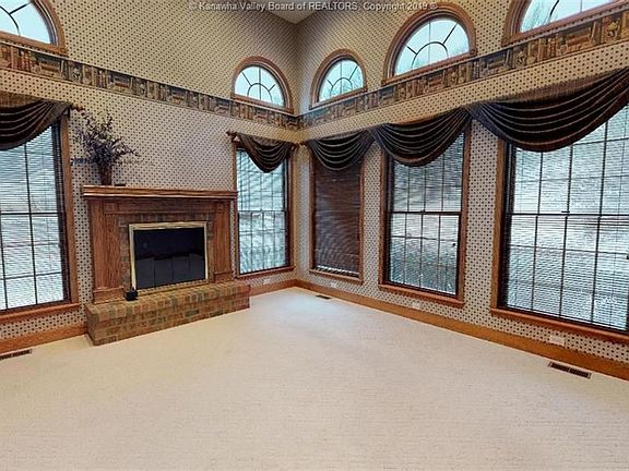 5th image of 304 Woodbridge Dr