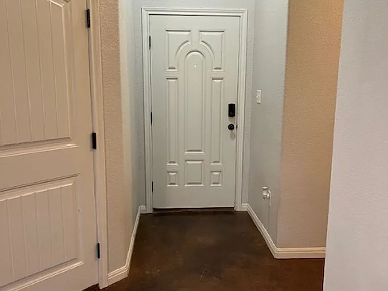 319 Foxtrot Ln — Photo 2