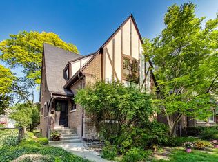 2225 Forestview Rd, Evanston, IL 60201
