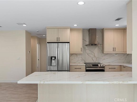 4th image of 3056 N Frederic St