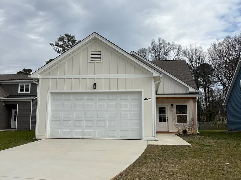 4696 Heiskell Dr — Photo 1