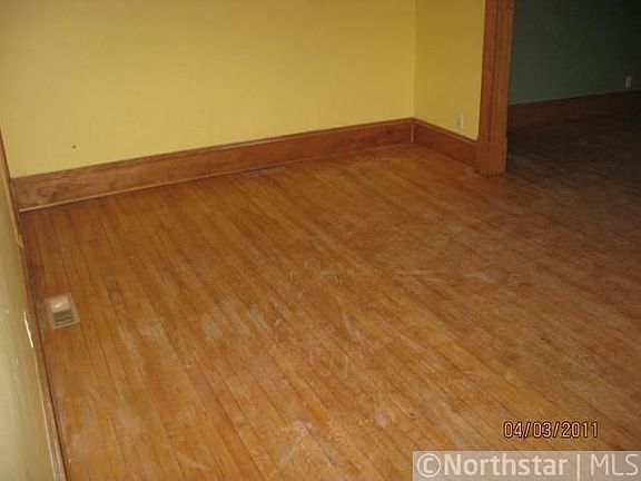 4th image of 291 Aurora Ave