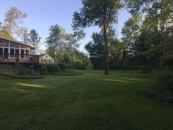 3rd image of 797 Quarry Ln