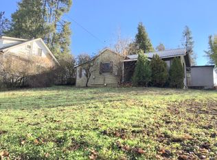 1731 SE Main St, Roseburg, OR 97470