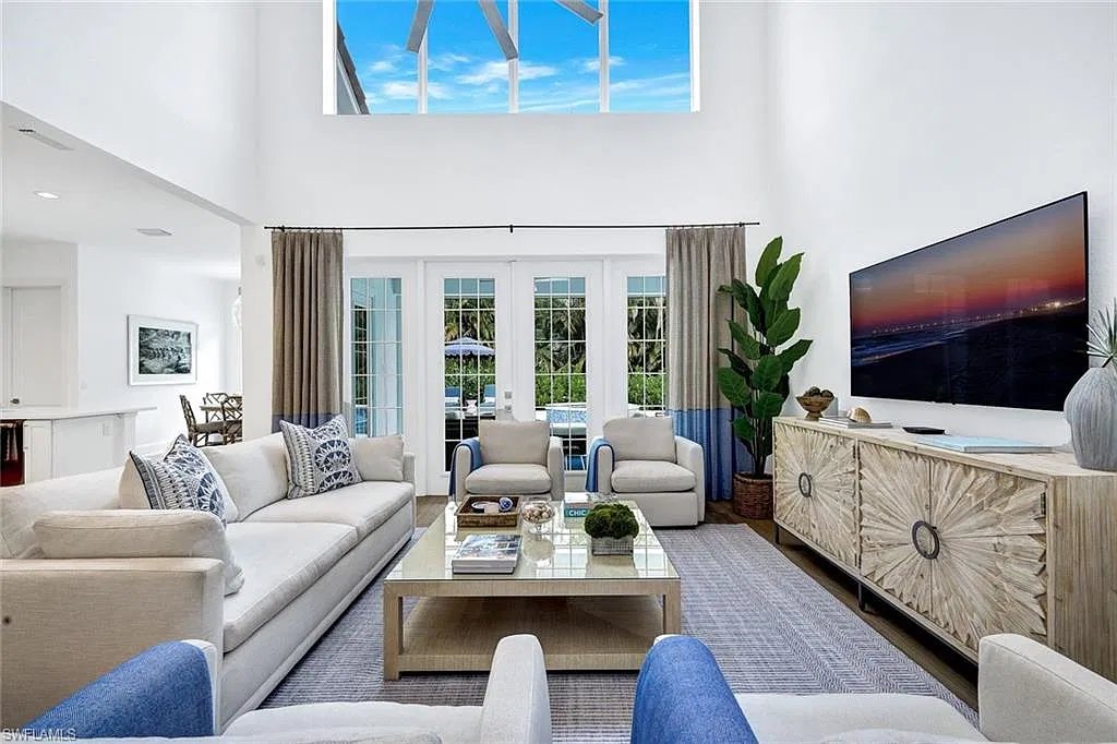 4 bed, 4.5 bath, 4067 sqft, $35,000 — Photo 2