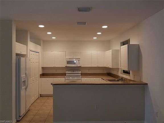 3rd image of 14729 Sutherland Ave #108