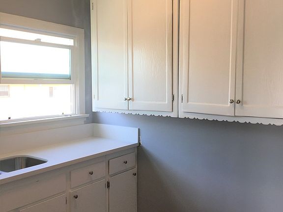3rd image of 1345 W 38th St #1/2