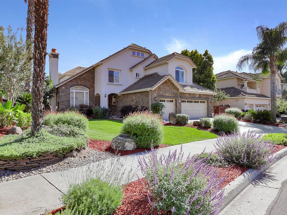1st image of 660 Llagas Vista Dr