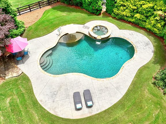 4th image of 1200 Richmond Glen Cir