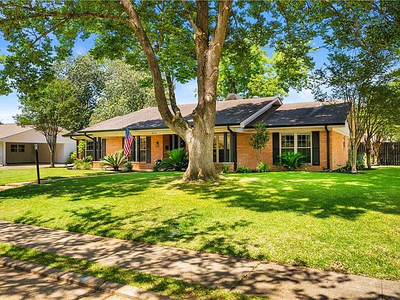 2nd image of 4602 Wendover Blvd