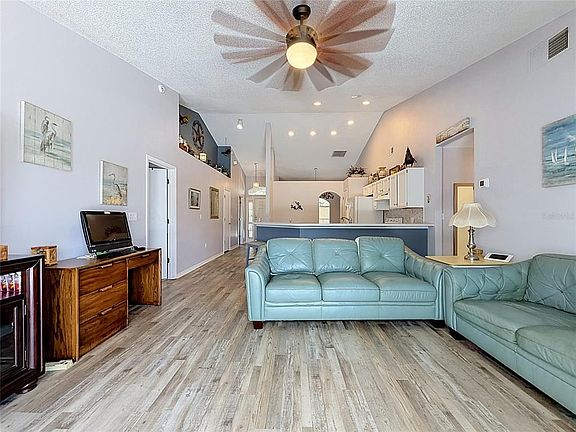 4th image of 336 CALIFORNIA BOULEVARD