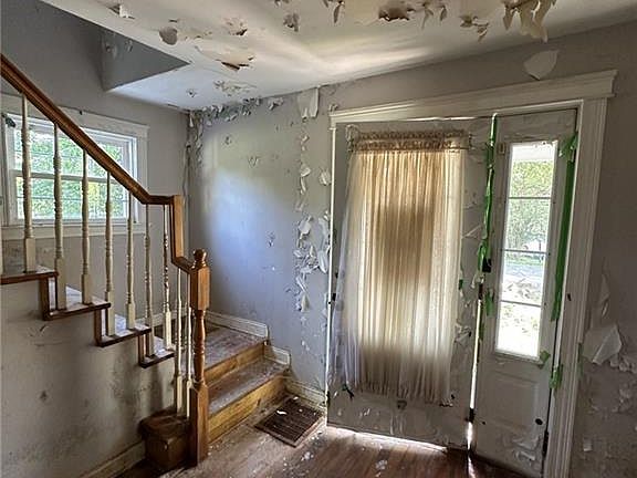 2nd image of 52 Chestnut St