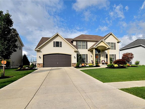 2nd image of 163 Chancellor Ln